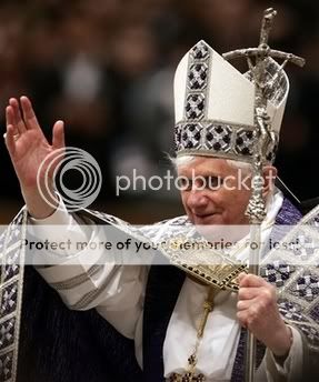 http://i543.photobucket.com/albums/gg443/banlesinh/Hinh%20Khac/PopeBenedictIV.jpg